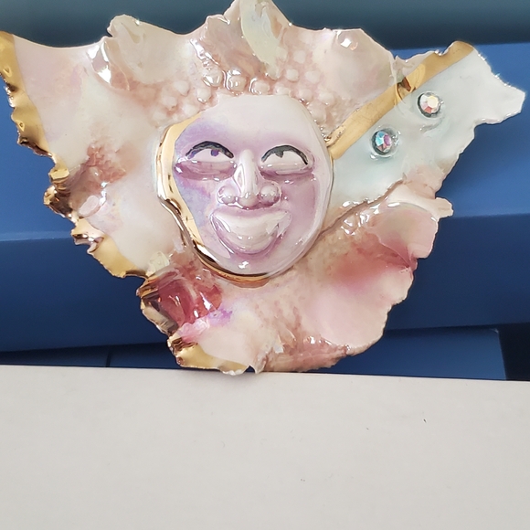 Colorful Decoupage Pin - Picture 5 of 6